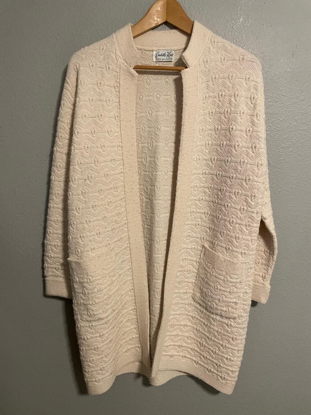 Vintage Cuddle Knit Womens Cardigan Medium White Textured Pockets Warm 70s